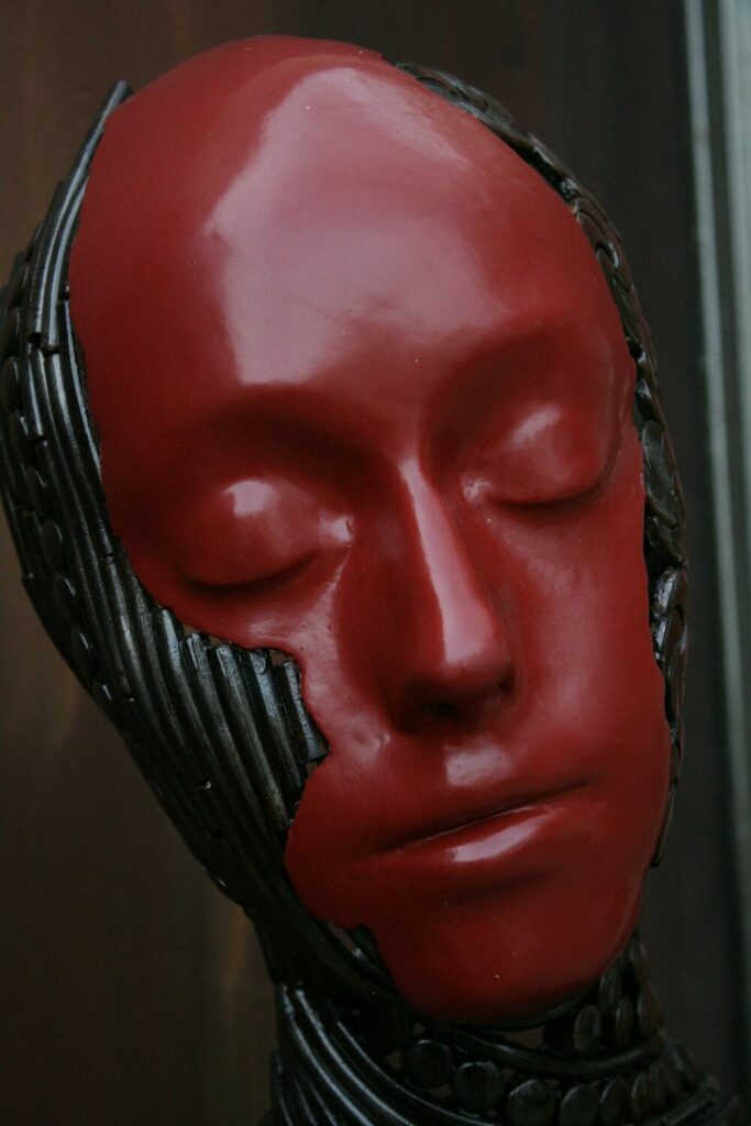 Madame Red - 3 - Phils-Sculteur